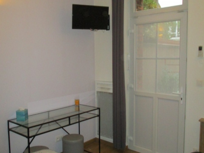 Location Appartement 1 pièce Reims (51100) - 2 rue de Bourgogne (rez-de-chaussée gauche)